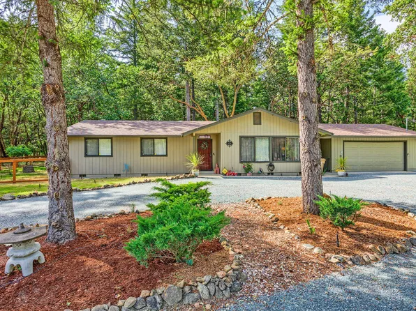 850 Red Mountain Dr, Grants Pass, OR 97526