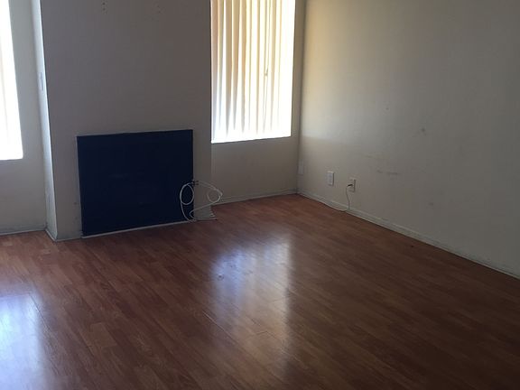 2nd image of 8831 Van Nuys Blvd APT 102