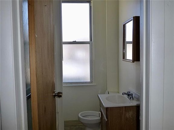 2nd Unit Full Bathroom