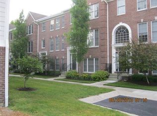 8657 Meridian Square Dr, Indianapolis, IN 46240