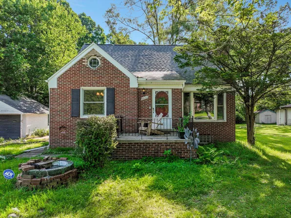 23158 Ranch Hill Dr E, Southfield, MI 48033