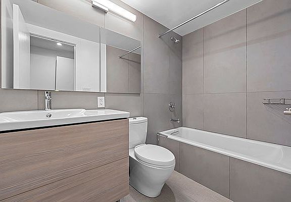5th image of 440 W 20th St #1