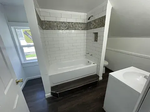 5 bed, 1.5 bath, 1256 sqft, $1,500 — Photo 4