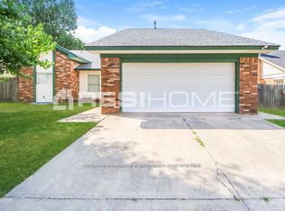 135 Hickory Hill St, Yukon, OK 73099
