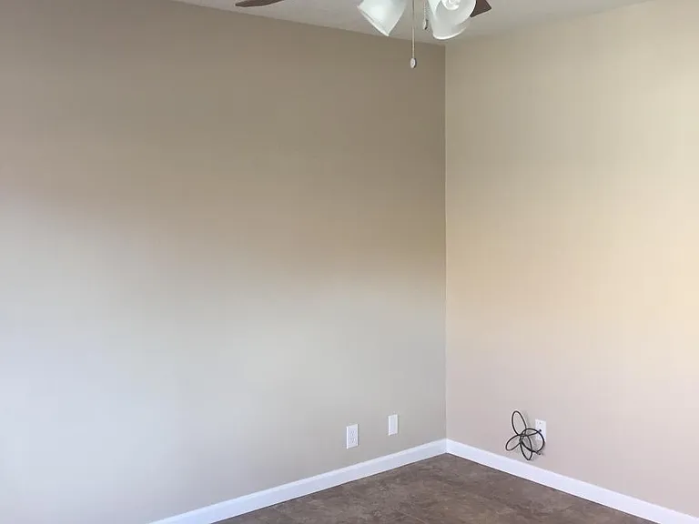 Ceiling fans in all rooms