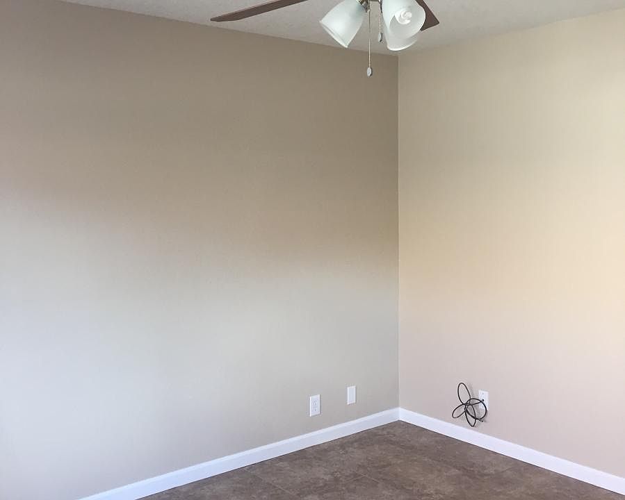 Ceiling fans in all rooms