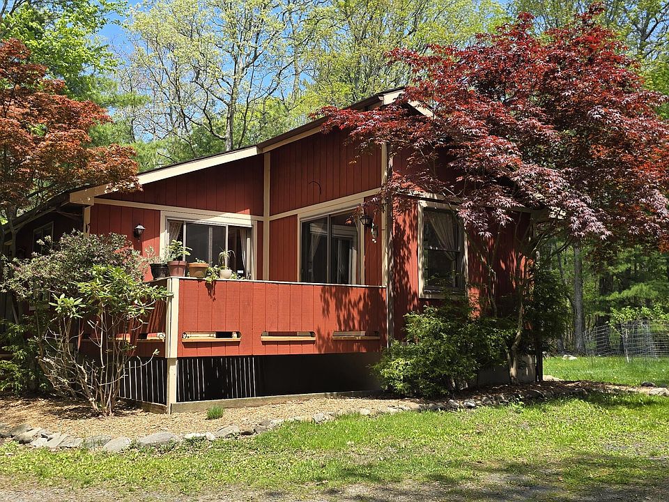 1st image of 664 Twin Lakes Rd