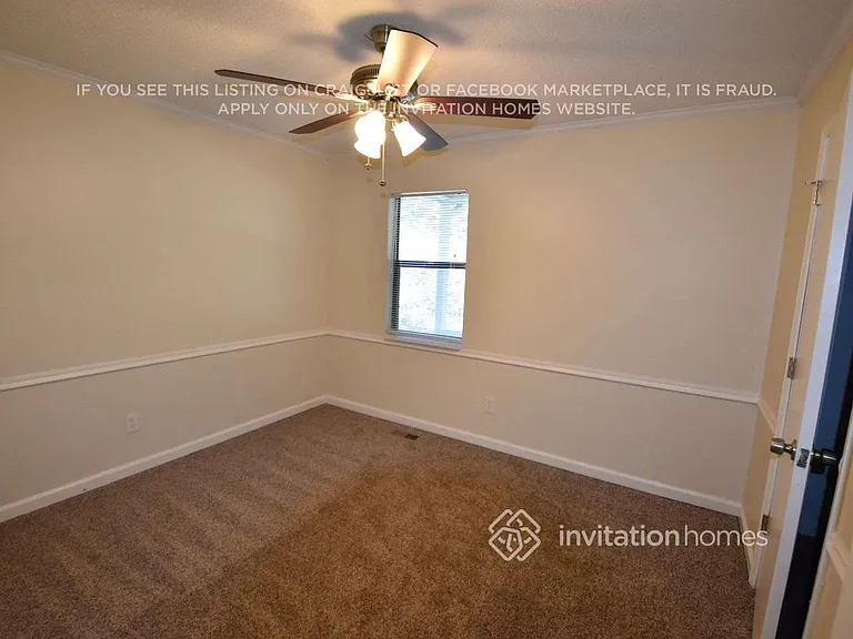 333 Mona Pl — Photo 4