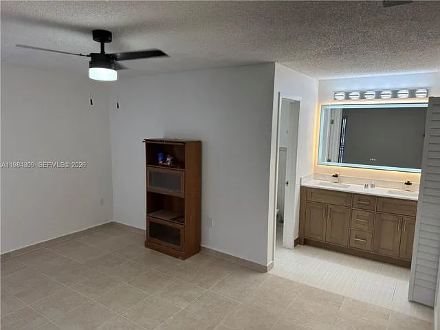14325 SW 11th Ter — Photo 7