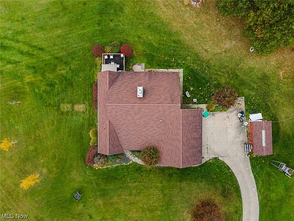 4th image of 3011 Carrie Ln