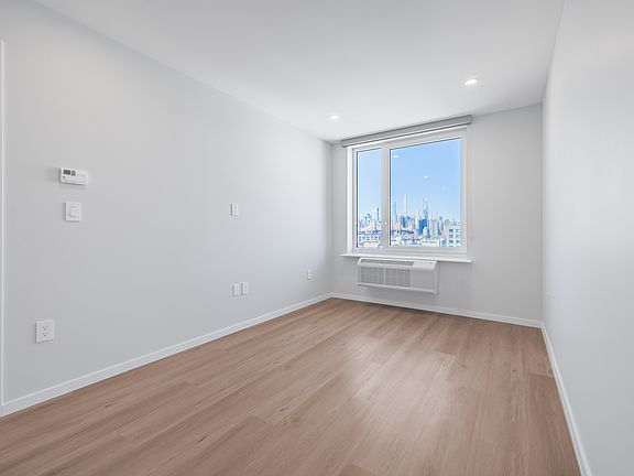 3rd image of 39-26 30th St #6F