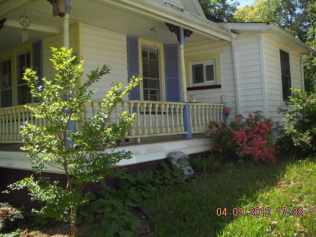 2nd image of 122 S Ridgecrest Ave