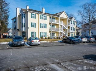 92 Albury Way, North Brunswick, NJ