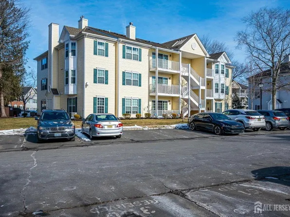 92 Albury Way, North Brunswick, NJ 08902