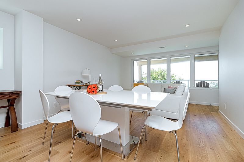 Oak Bay House for rent - 2 Bedrooms — photo 3