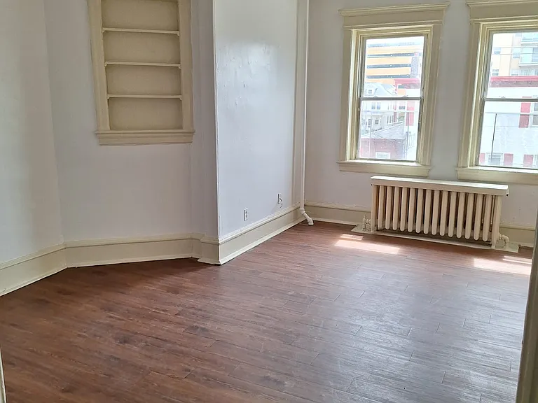 Lenox Apartments — Photo 16