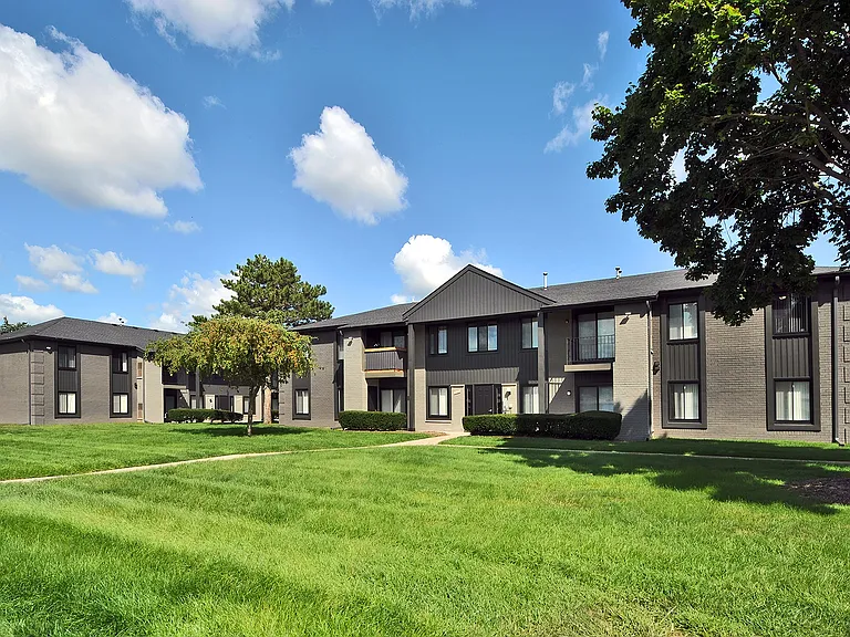 Canterbury Park Apartments — Photo 32