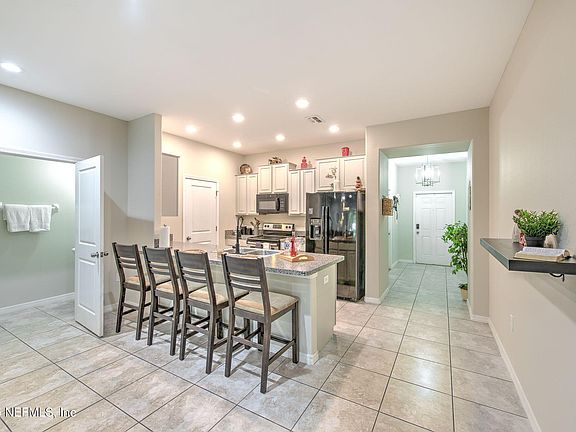 5th image of 10439 LAKE MONTAUK Drive