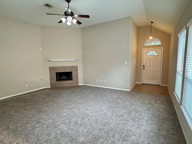 10006 Kendahlwood Ln — Photo 5