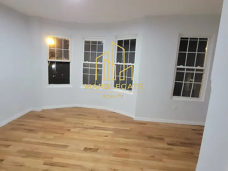 379 S 20th St #22R — Photo 5