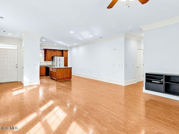 5th image of 3347 Jasper Place