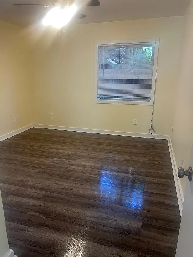3 bed, 1.0 bath, 700 sqft, $2,475 — Photo 4