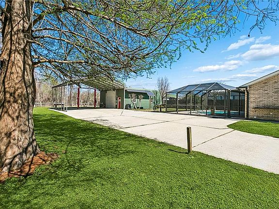 3rd image of 516 1/2 Oak Rd