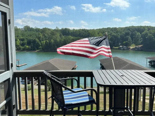 1055 Mariners Way APT 18, Huddleston, VA 24104