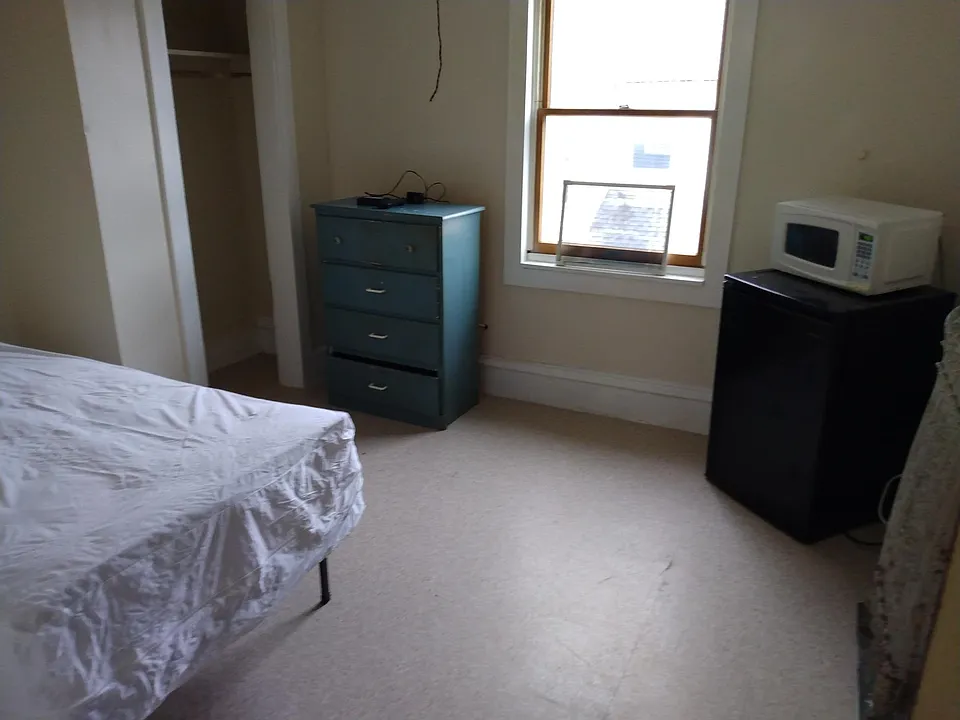 326 Amherst Sreet #10