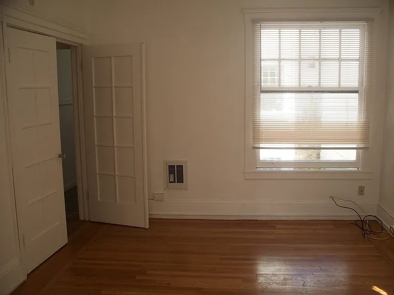 2526 Van Ness Ave #7 — Photo 6