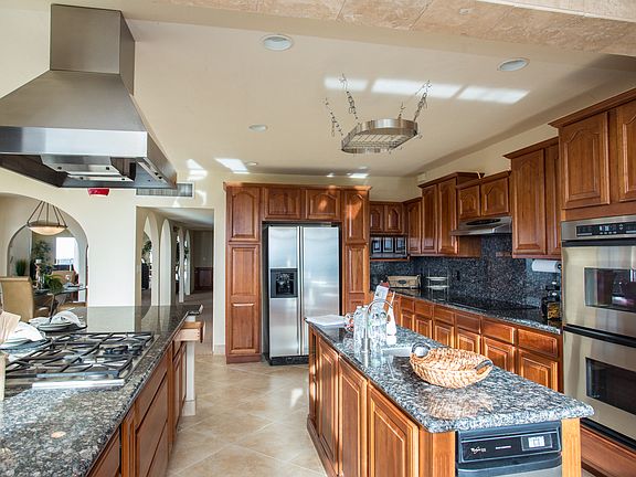 This kitchen has it all!