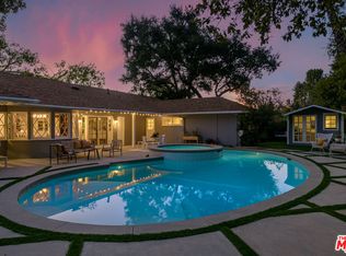 3856 Hayvenhurst Ave, Encino, CA 91436