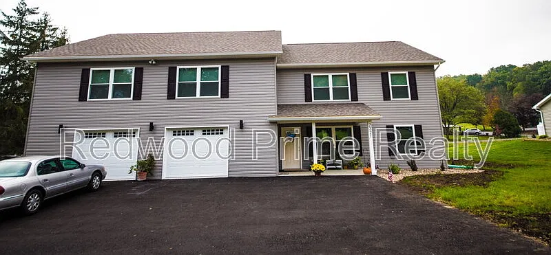 2 bed, 1.0 bath, $1,800 — Photo 1