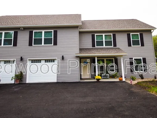 2321 Smoke Dr #B, Hollidaysburg, PA 16648