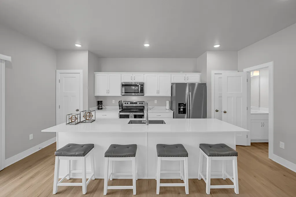 4 bed, 3.5 bath, 1512 sqft, $2,995 — Photo 4
