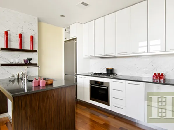 58 Metropolitan Avenue image 1 of 5