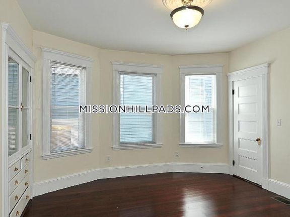 5th image of 6 Oswald St #3F