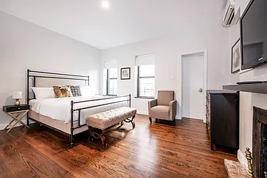 Rented by R New York