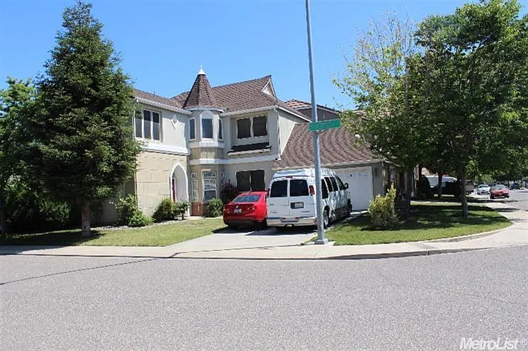 1704 Palmershiem St photo 1