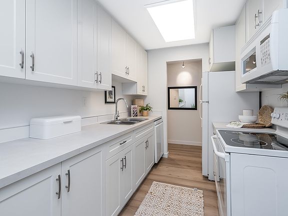 3rd image of 15020 N Bluff Rd #110