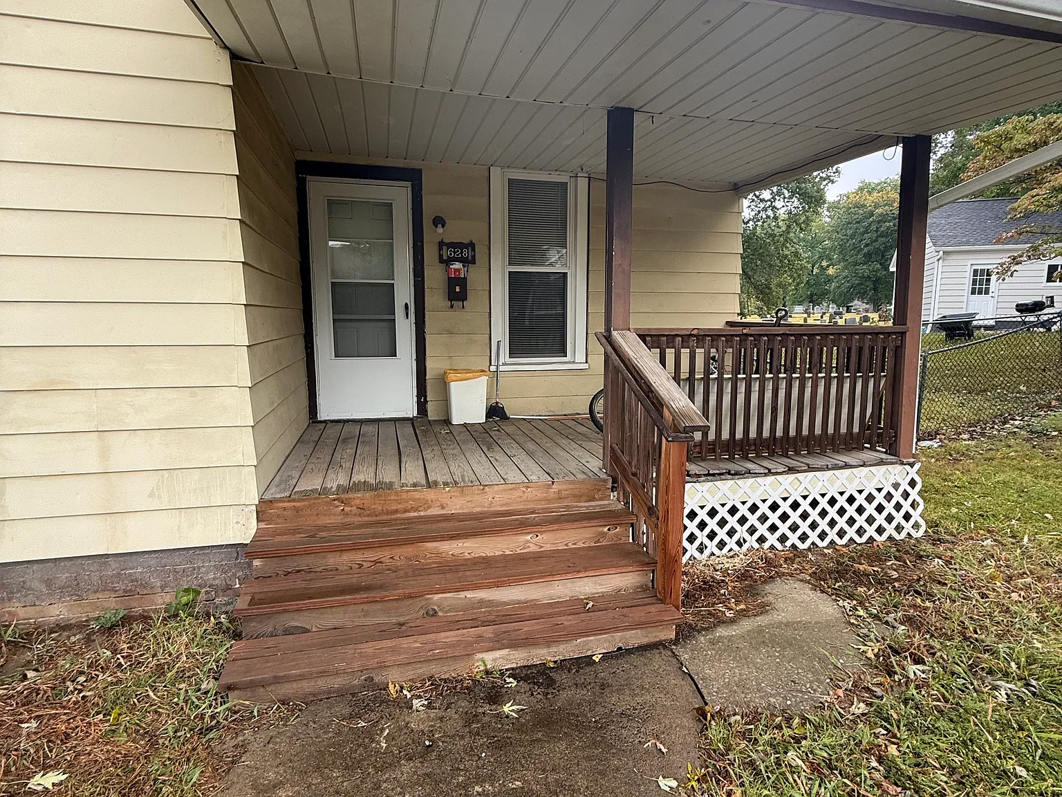 3 bed, 1.5 bath, 1607 sqft, $1,499 — Photo 3