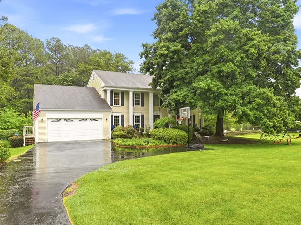 911 Riva Ridge Dr, Great Falls, VA 22066