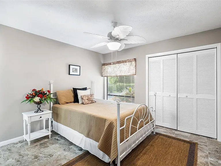 11520 Galleria Dr — Photo 19