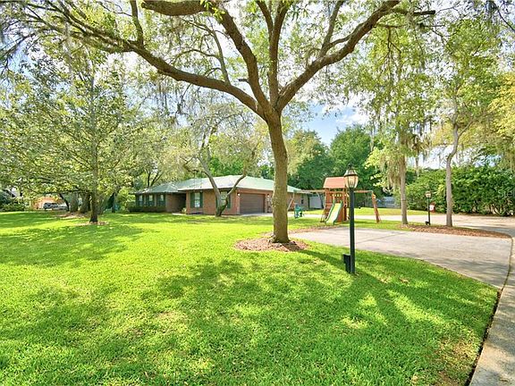 2nd image of 1066 Country Lake Cir