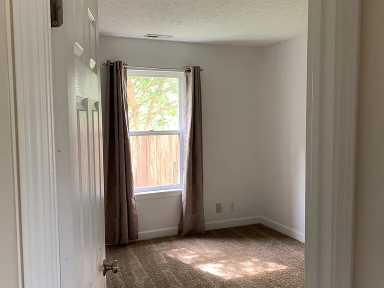 2421 Depauw Dr — Photo 13