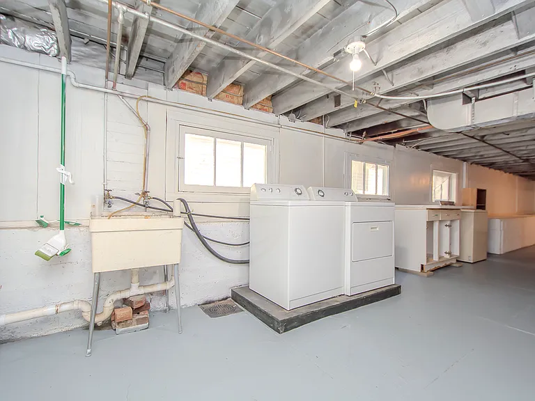 1613 Edgeland Ave — Photo 17