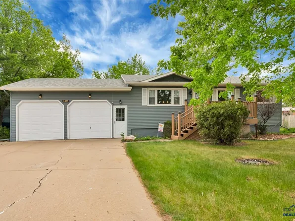 4615 Meadowland Dr, Rapid City, SD 57703