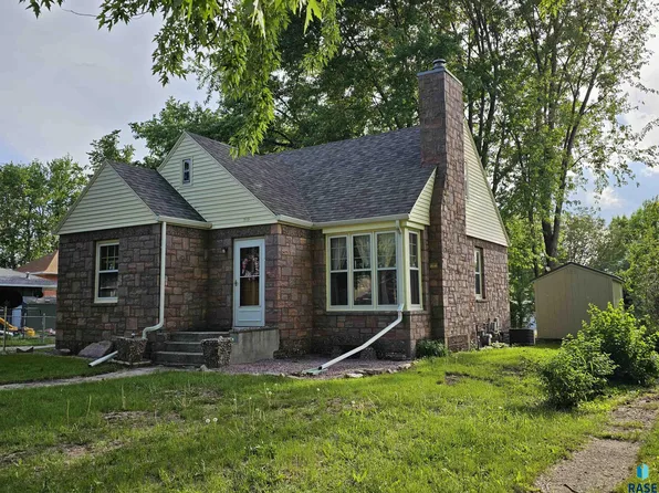 212 Sherman Ave N, Jasper, MN 56144