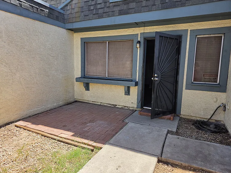 3213 W Royal Palm Rd — Photo 3