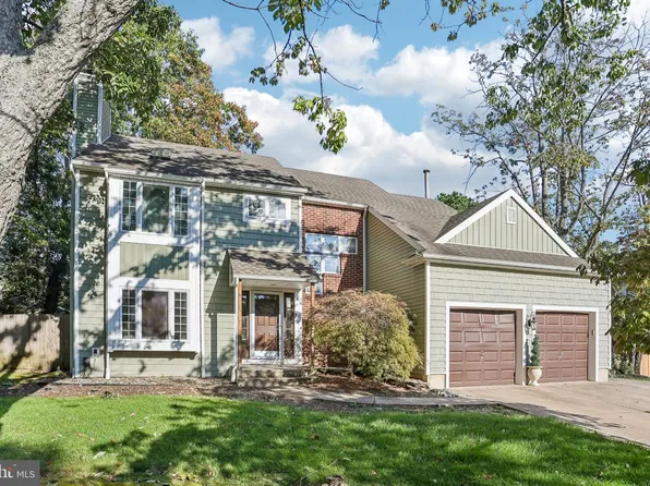 9 Glenforest Dr, Voorhees, NJ 08043